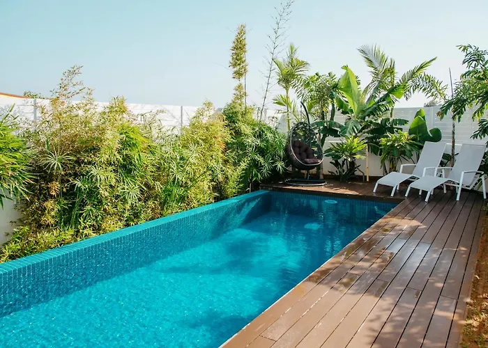 Island Seaside ヴィラ パラリムニ