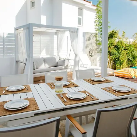 Island Seaside Villa Paralimni