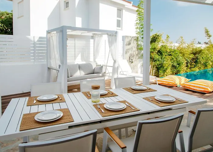 Island Seaside Vila Paralimni